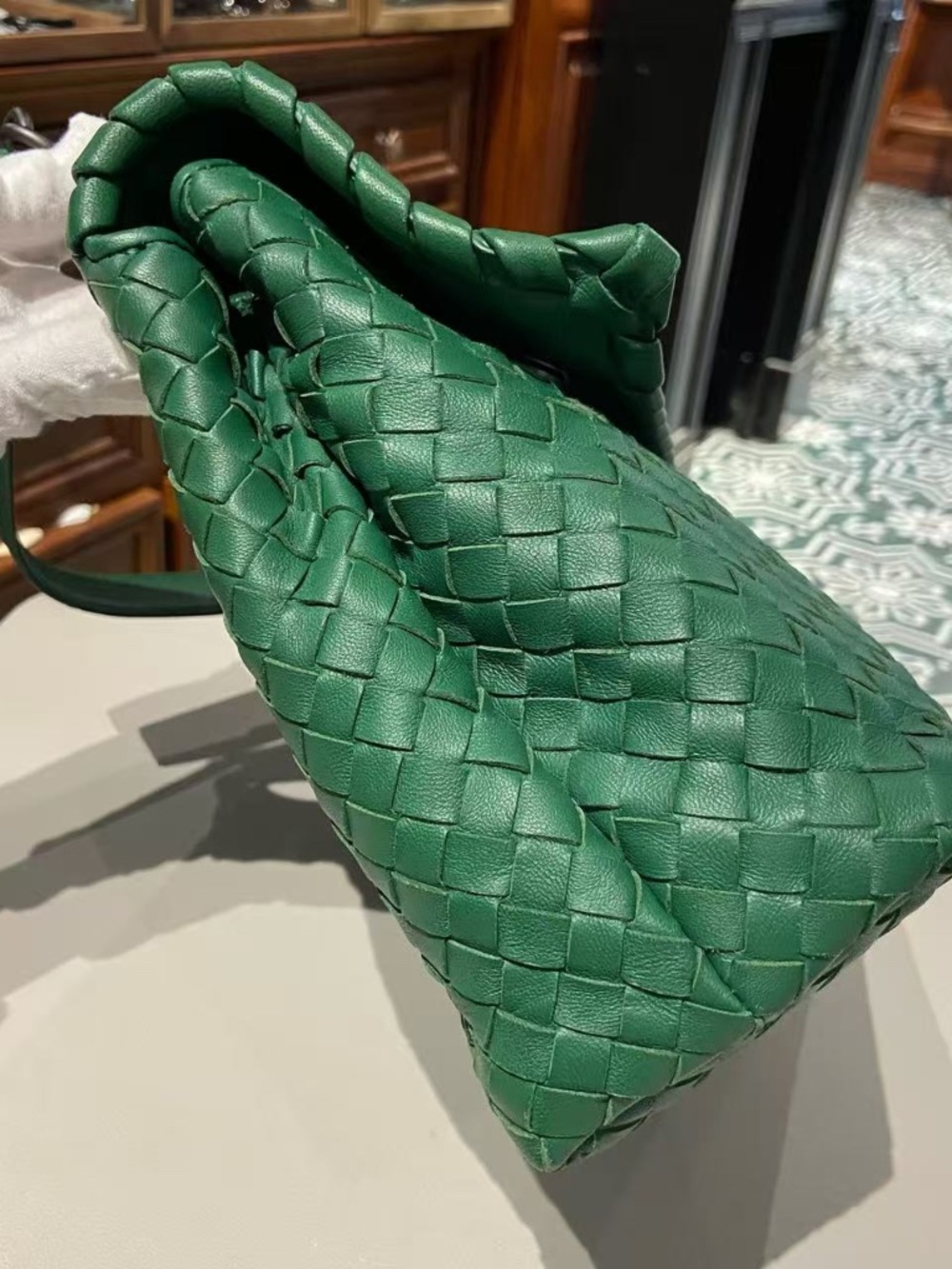 N16 Slightly Used Bottega Veneta Green Woven Leather Shoulder Chain Bag - Picture 4 of 14